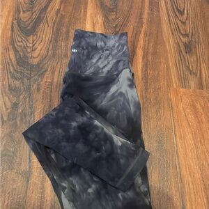 Amazon Black Leggings Form-Fitting Stretchy Pants